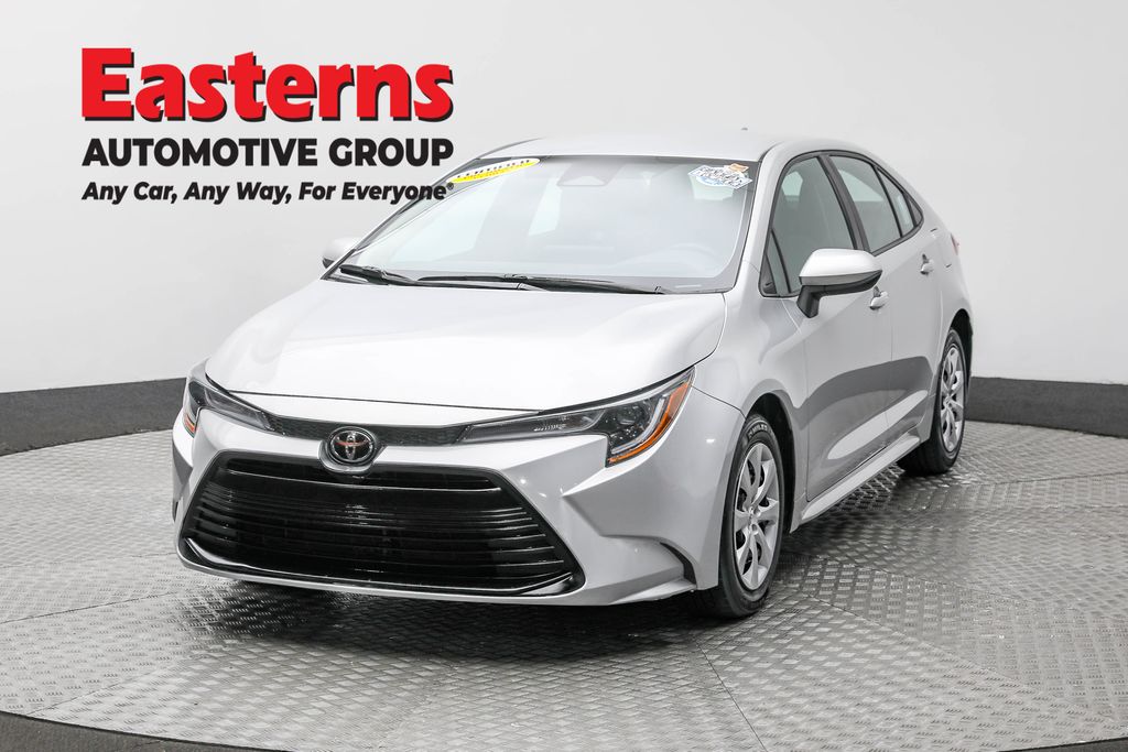 2023 Toyota Corolla LE's photo