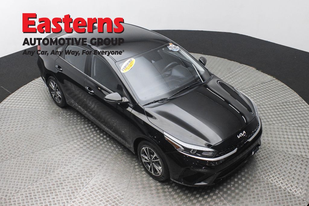2023 Kia Forte LXS photo 3