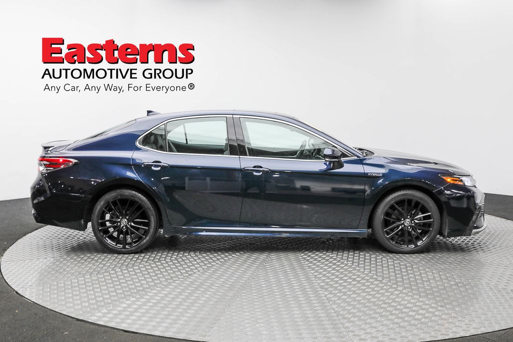 2021 Toyota Camry Hybrid XSE photo 4