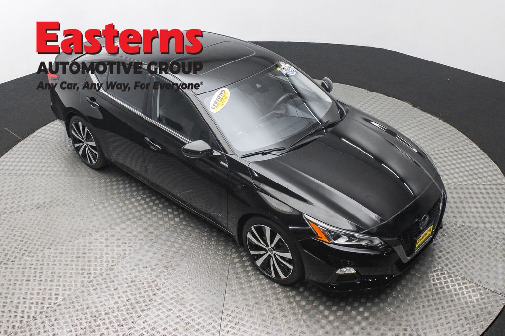 2022 Nissan Altima SR photo 3