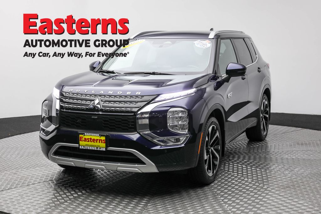 2023 Mitsubishi Outlander Plug-In Hybrid SEL's photo