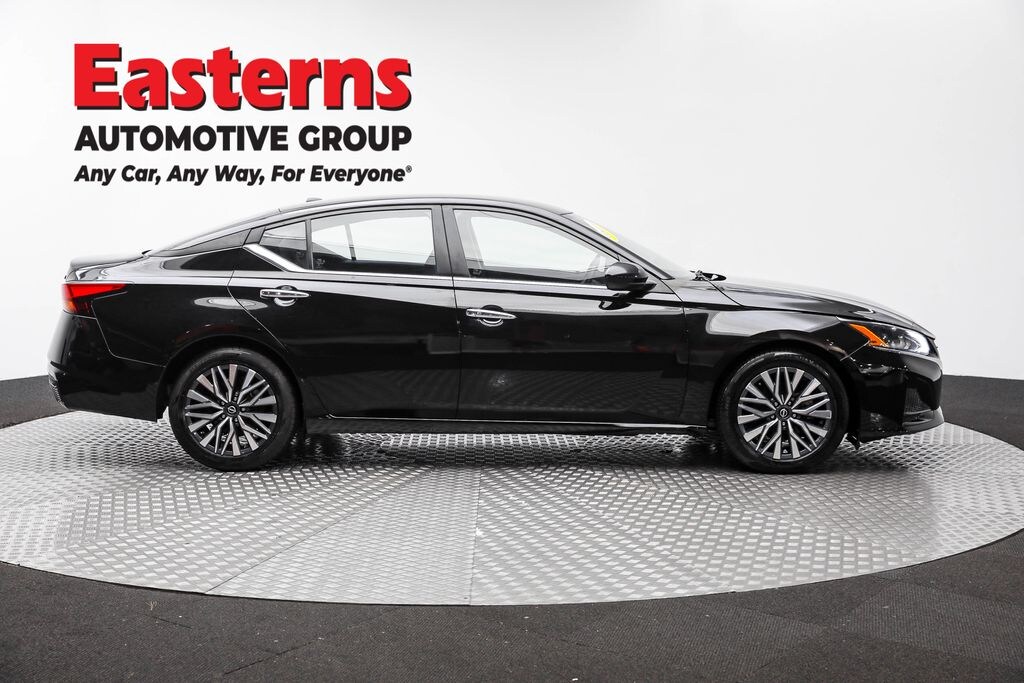 Used 2023 Nissan Altima 2.5 SV Sedan
