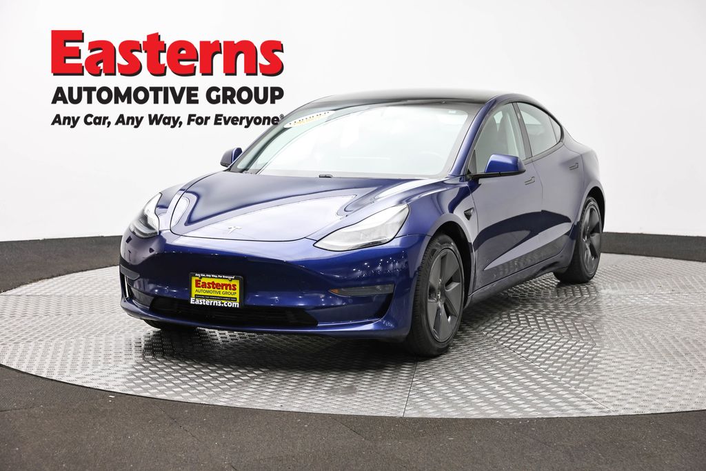2021 Tesla Model 3 Standard Range Plus's photo