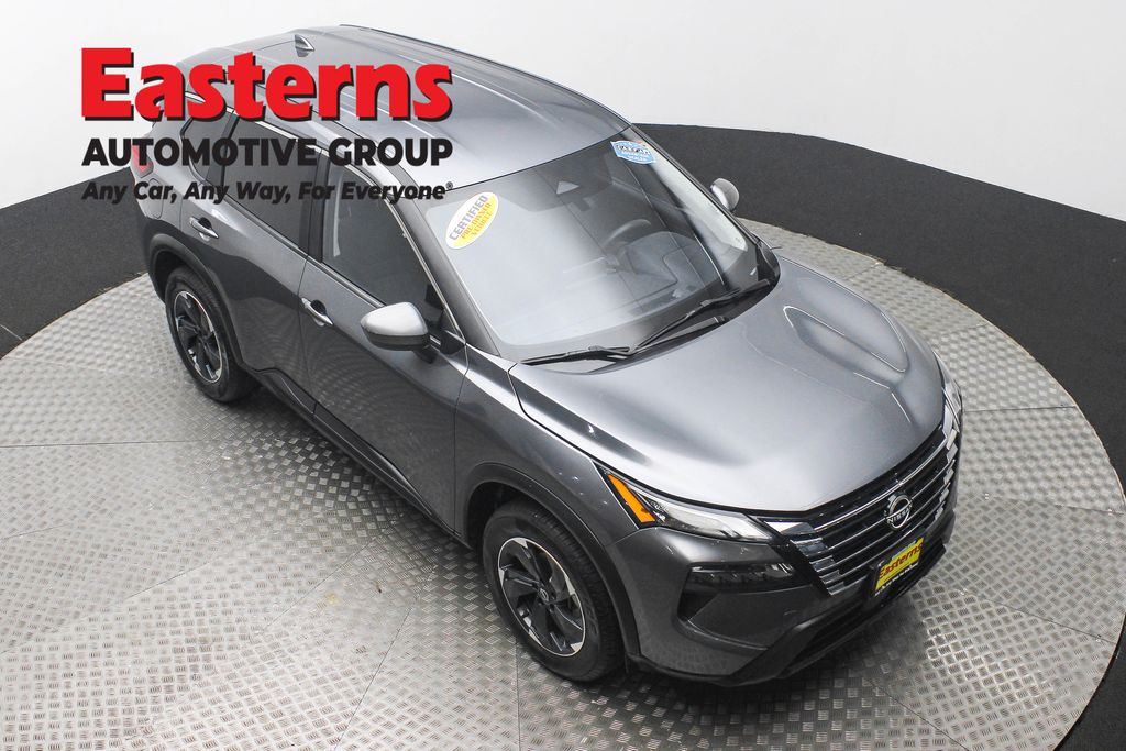 2024 Nissan Rogue SV photo 3