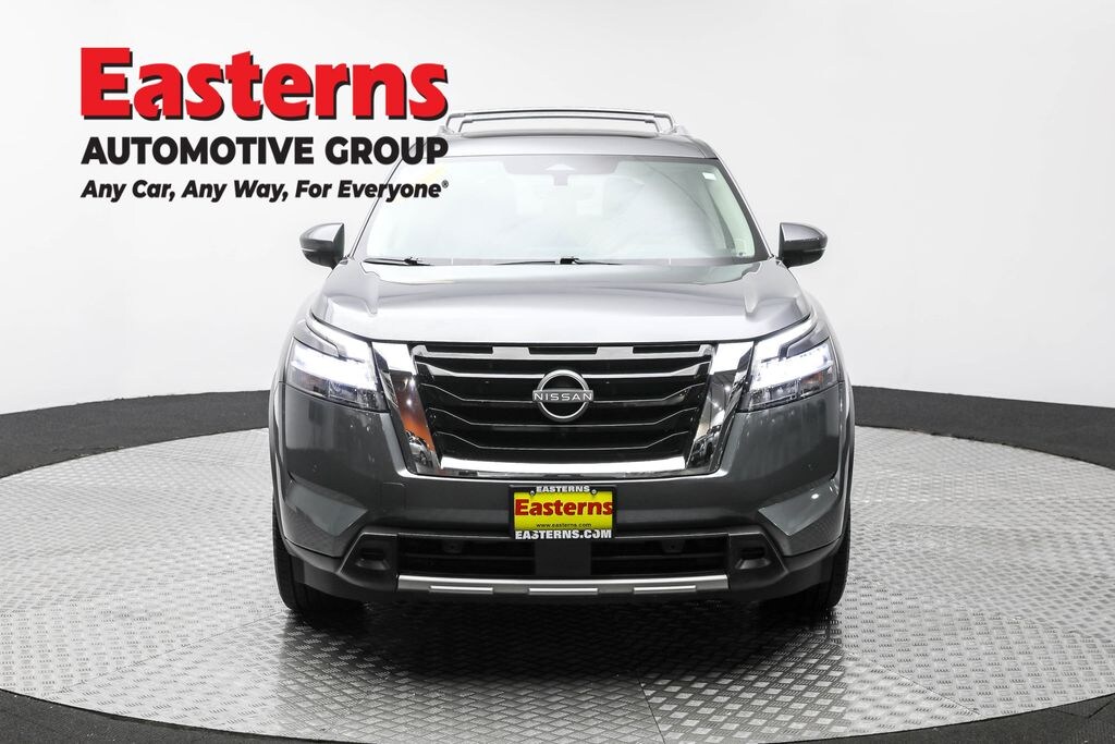 Used 2023 Nissan Pathfinder SL SUV
