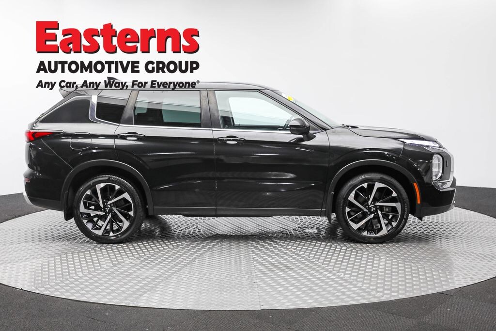Used 2023 Mitsubishi Outlander SE SUV