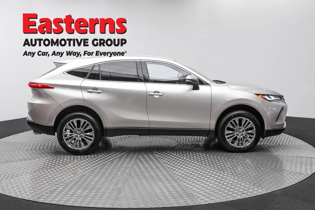 2023 Toyota Venza Limited photo 2