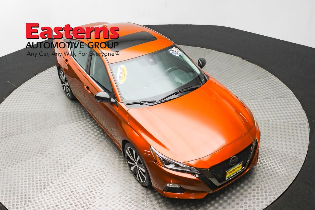 2022 Nissan Altima SR photo 3