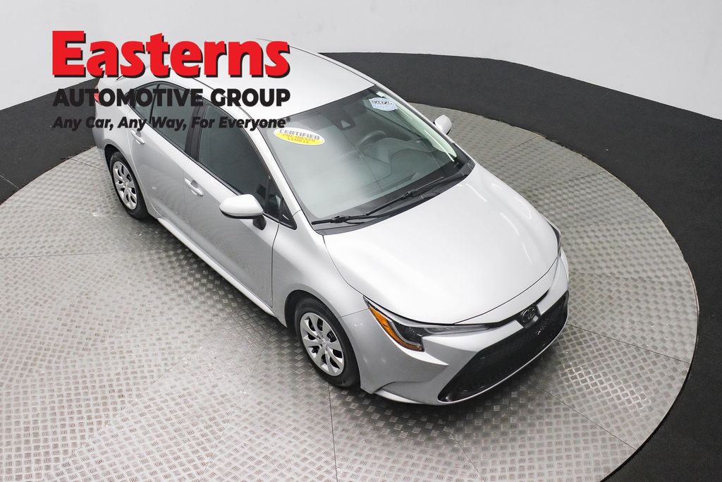 2022 Toyota Corolla LE photo 3