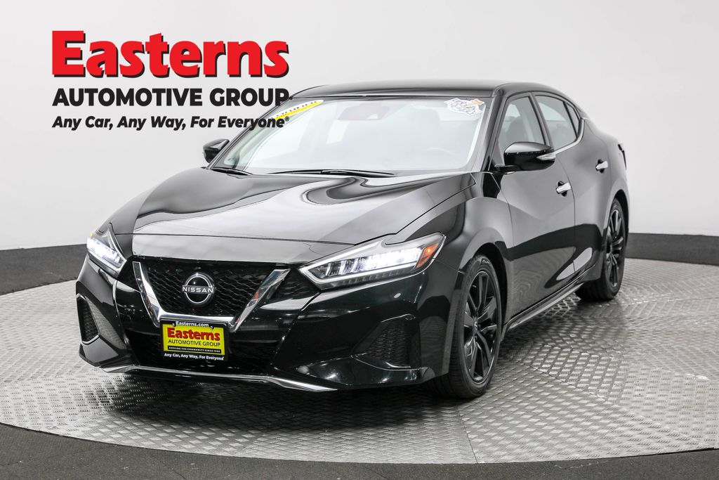 2023 Nissan Maxima SV's photo