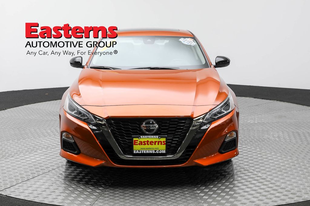 2022 Nissan Altima SR photo 2