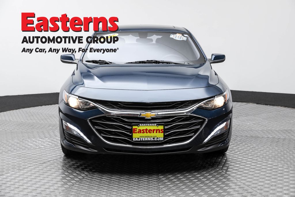 2022 Chevrolet Malibu 1LT photo 2