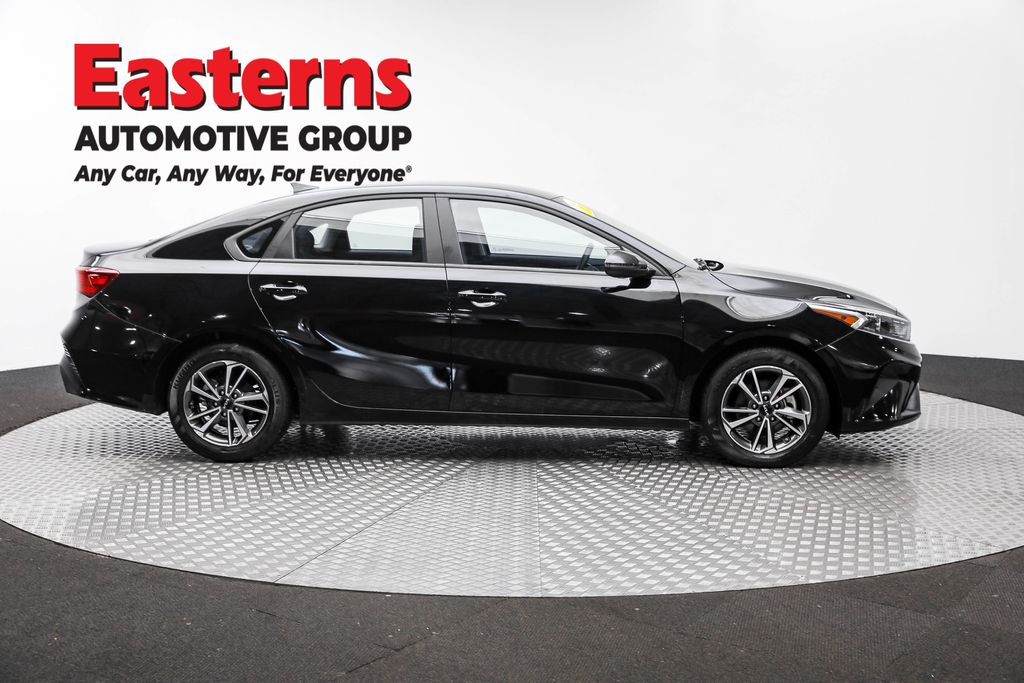 2023 Kia Forte LXS photo 4