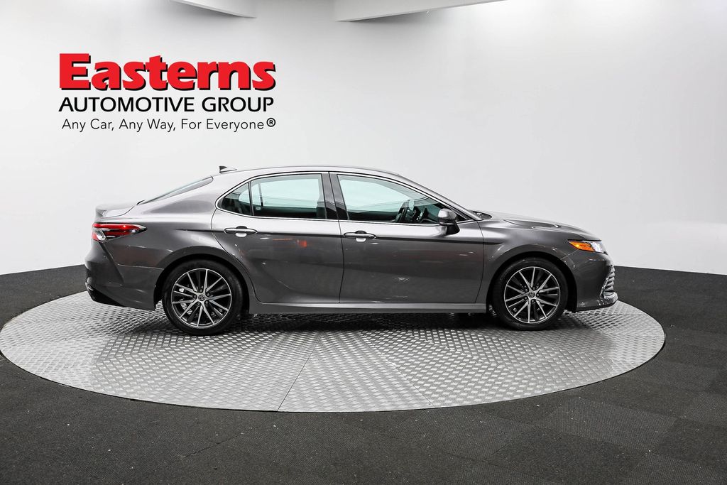 2023 Toyota Camry XLE photo 4