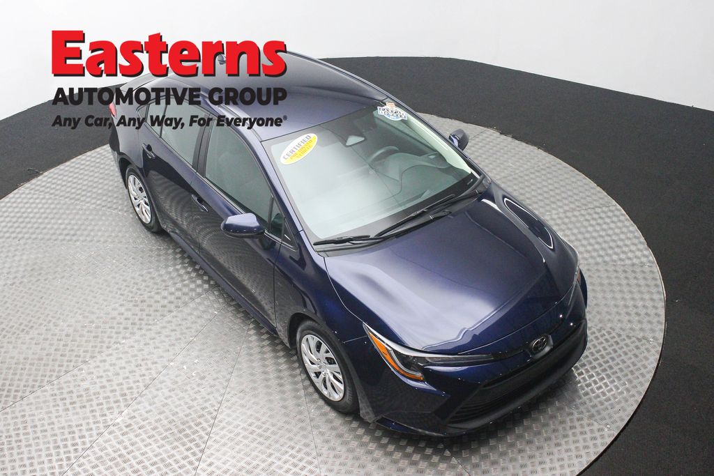 2023 Toyota Corolla LE photo 2