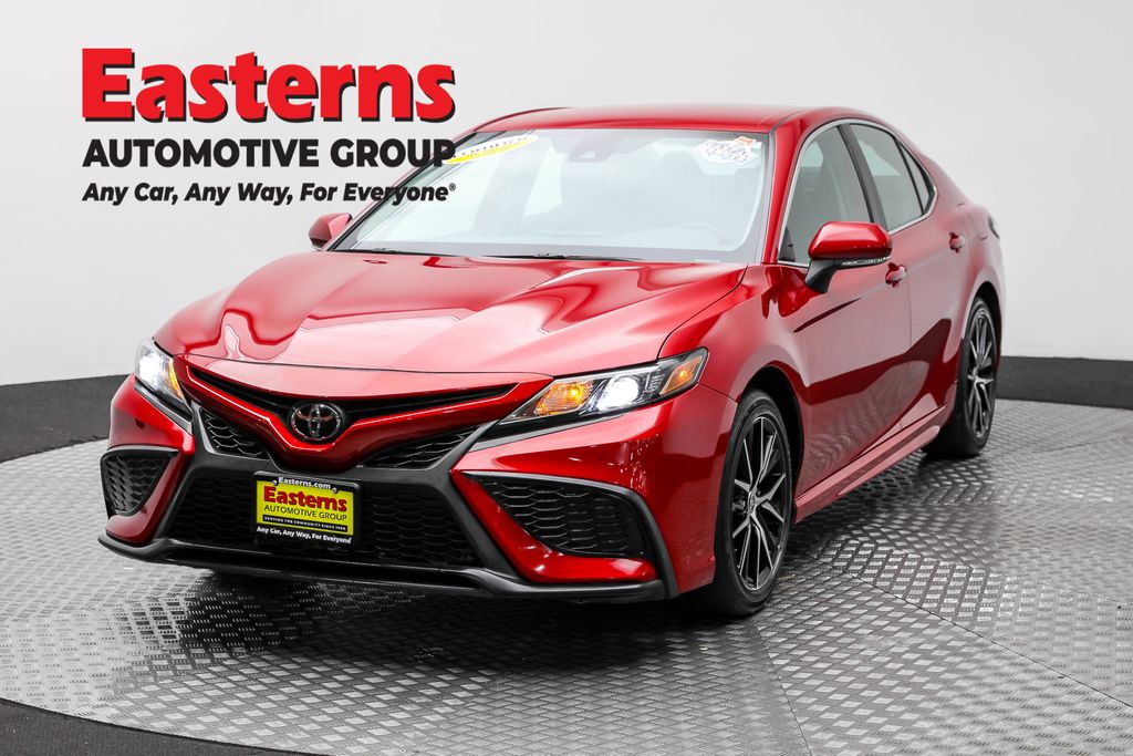 2023 Toyota Camry SE's photo