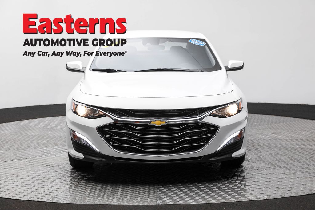 2023 Chevrolet Malibu 1LT photo 2