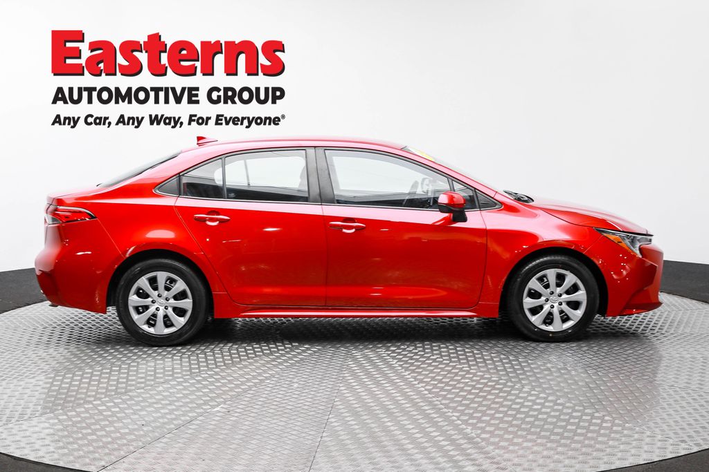 2021 Toyota Corolla LE photo 4