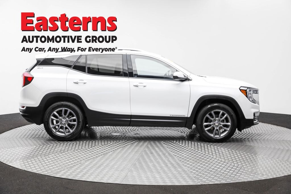 Used 2024 GMC Terrain SLT SUV