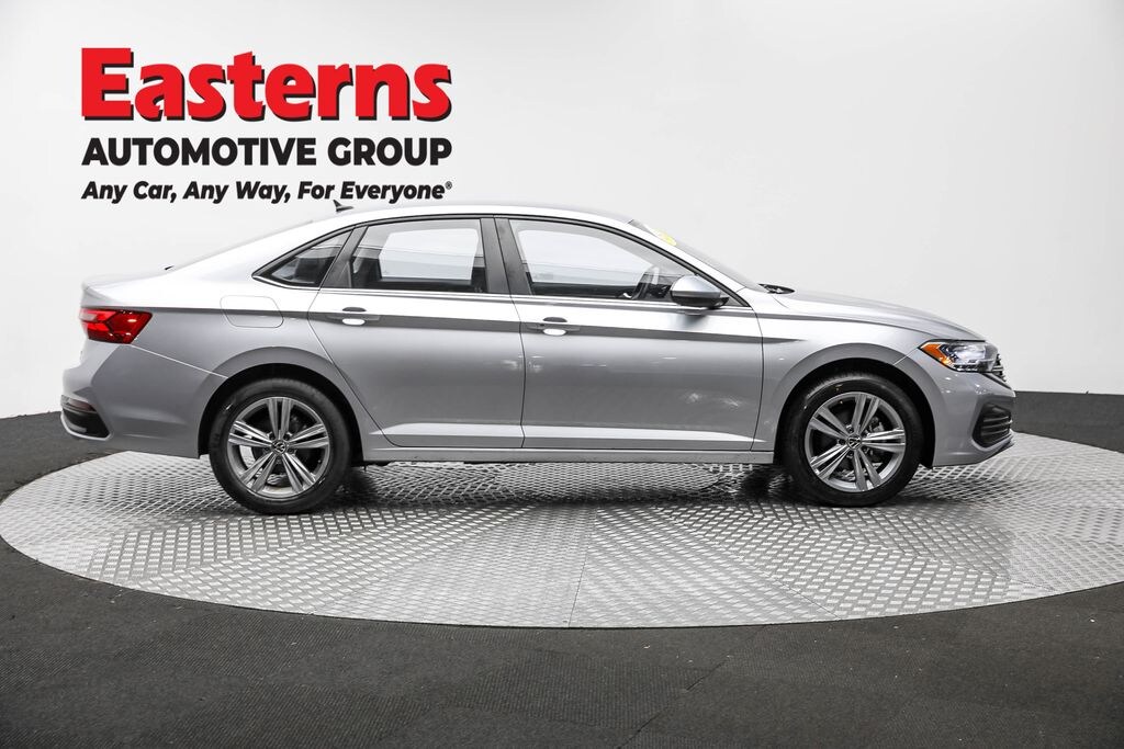 Used 2024 Volkswagen Jetta 1.5T SE Sedan