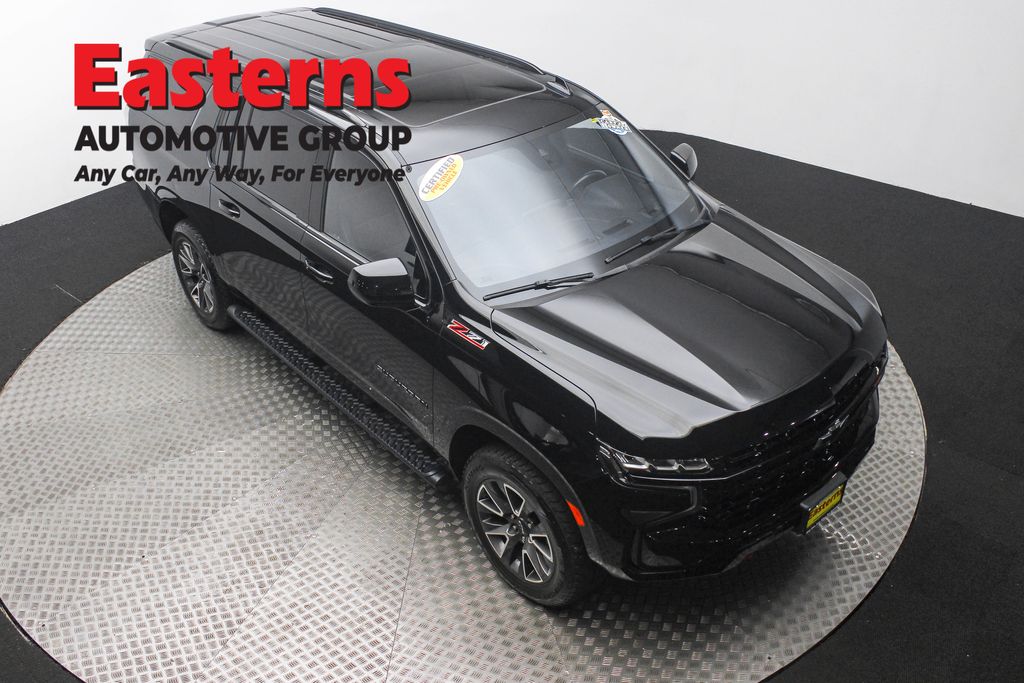 2023 Chevrolet Suburban Z71 photo 3
