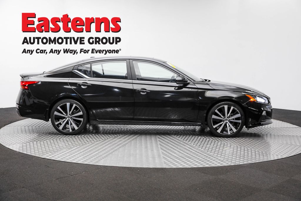 2022 Nissan Altima SR photo 4