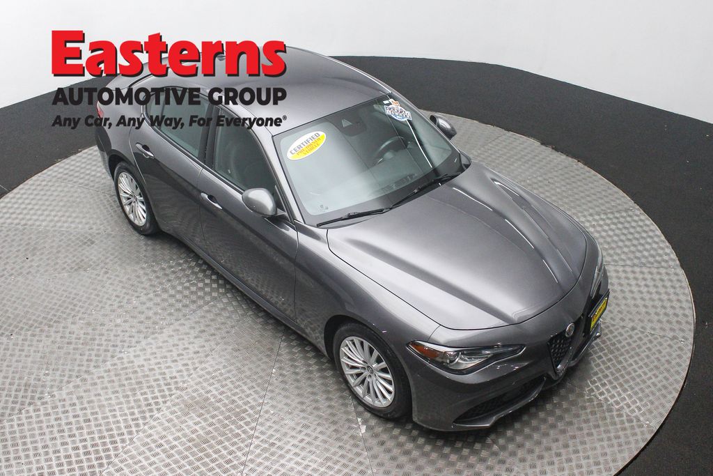 2022 Alfa Romeo Giulia Base