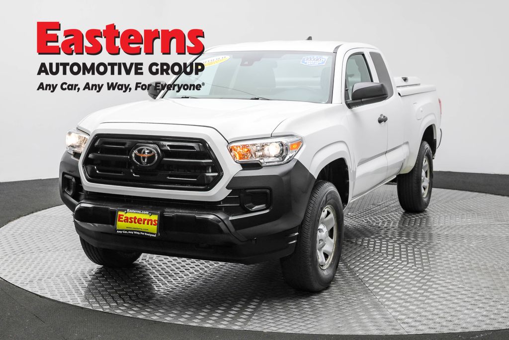 2019 Toyota Tacoma SR's photo