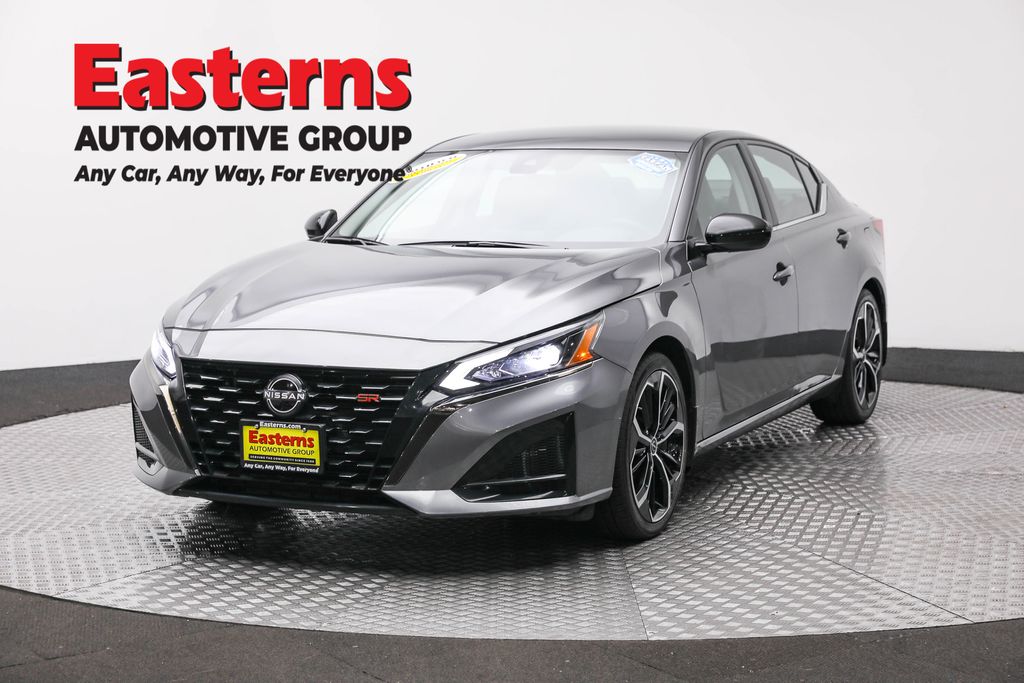 2023 Nissan Altima SR