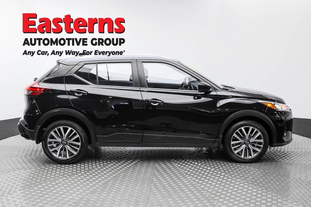 Used 2023 Nissan Kicks SV SUV