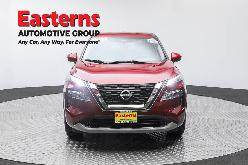 2022 Nissan Rogue SV photo 2