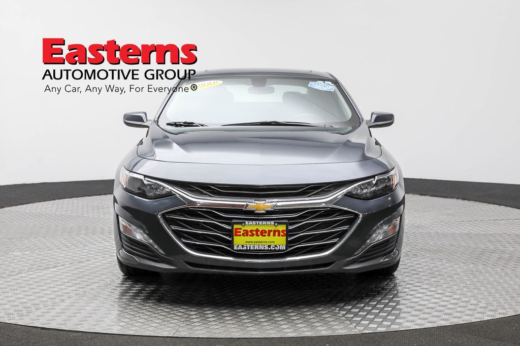 2021 Chevrolet Malibu 1LT photo 2