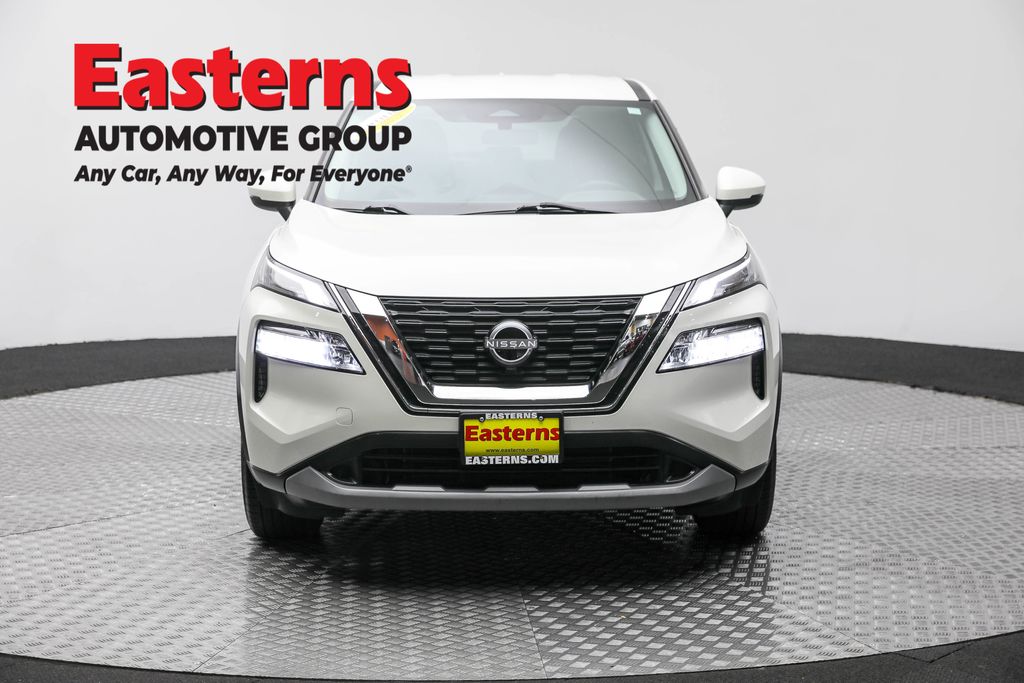 2022 Nissan Rogue SV photo 2