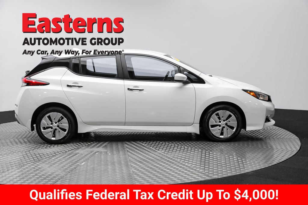 2023 Nissan Leaf S photo 3