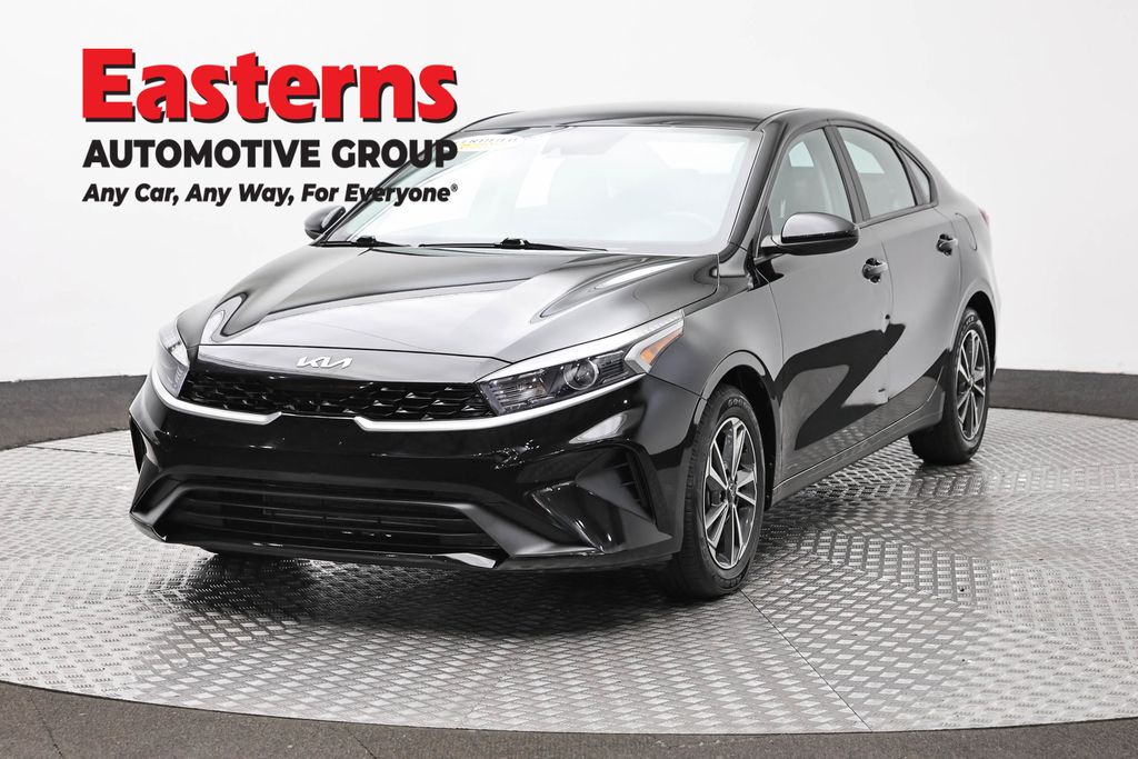 2023 Kia Forte LXS AT's photo