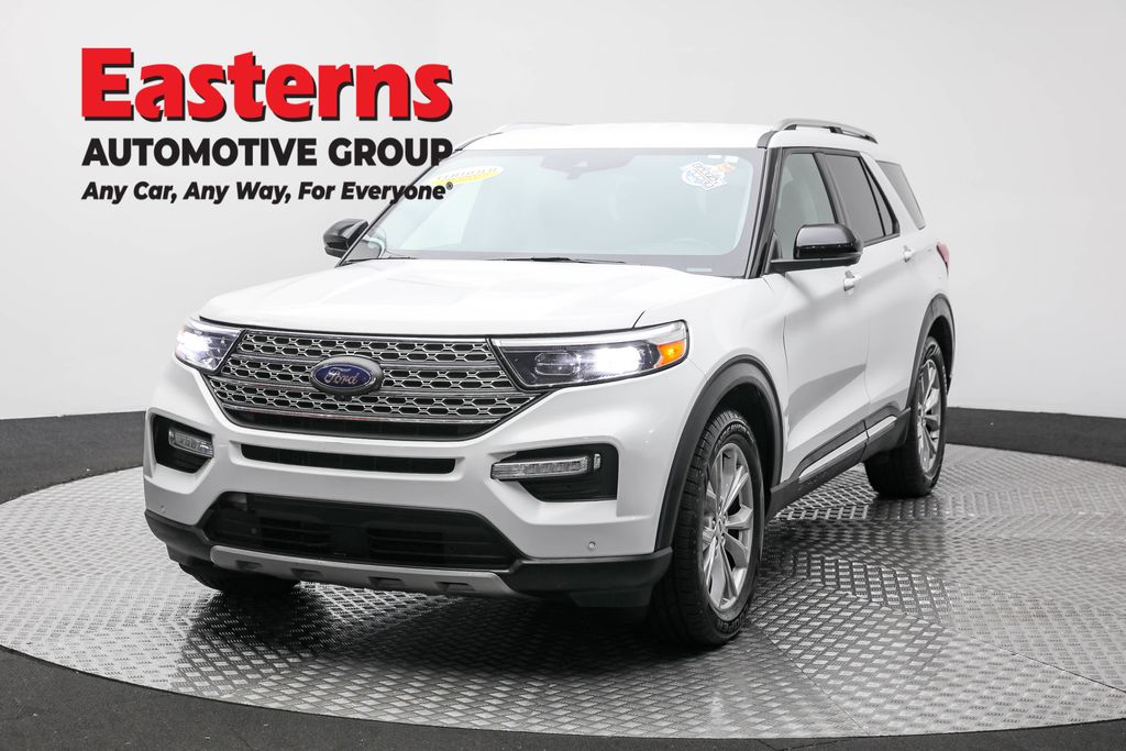 2023 Ford Explorer Limited's photo