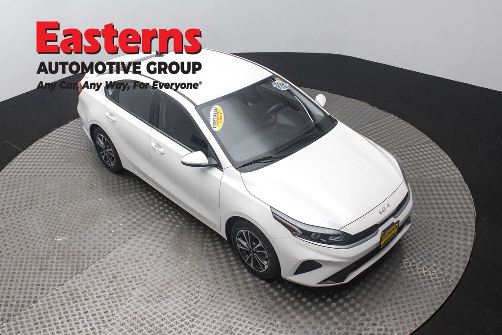 2022 Kia Forte LXS photo 3