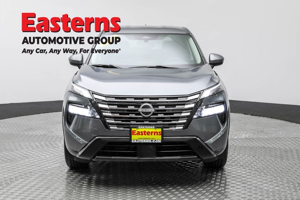 Used 2024 Nissan Rogue SV SUV