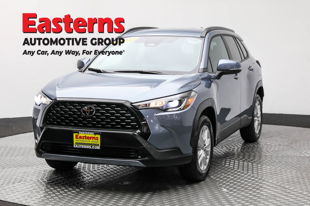 2024 Toyota Corolla Cross LE's photo