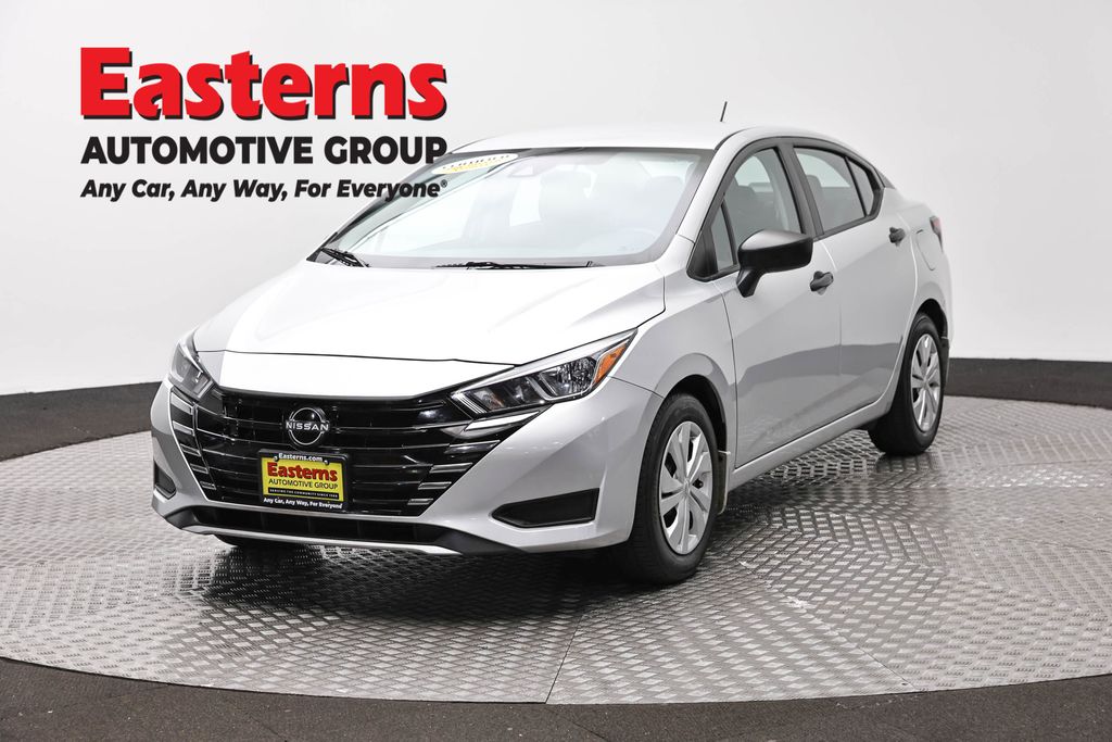 2024 Nissan Versa 1.6 S CVT's photo