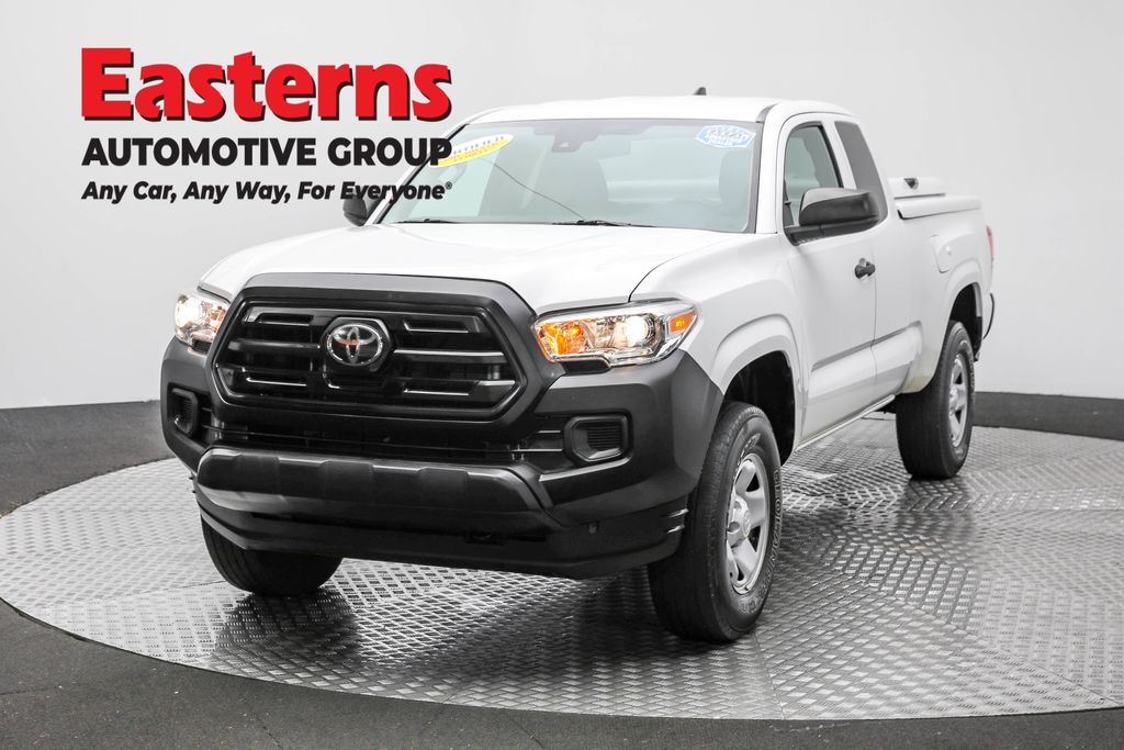 2019 Toyota Tacoma SR's photo