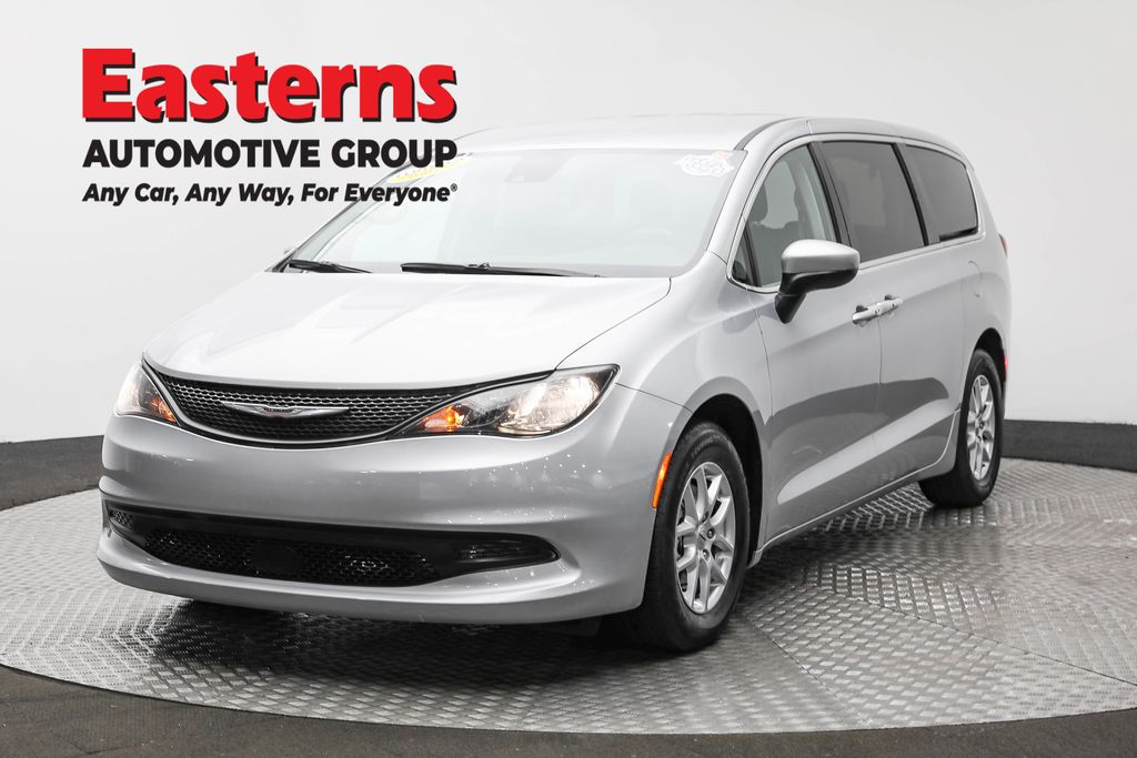 2023 Chrysler Voyager LX