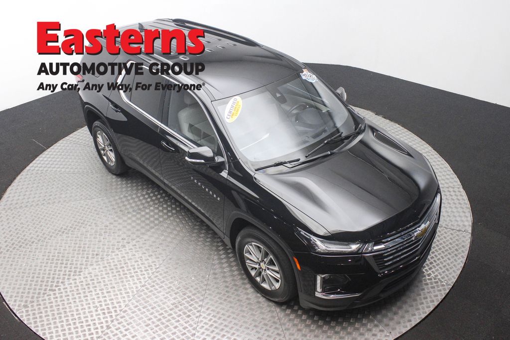 2023 Chevrolet Traverse photo 2