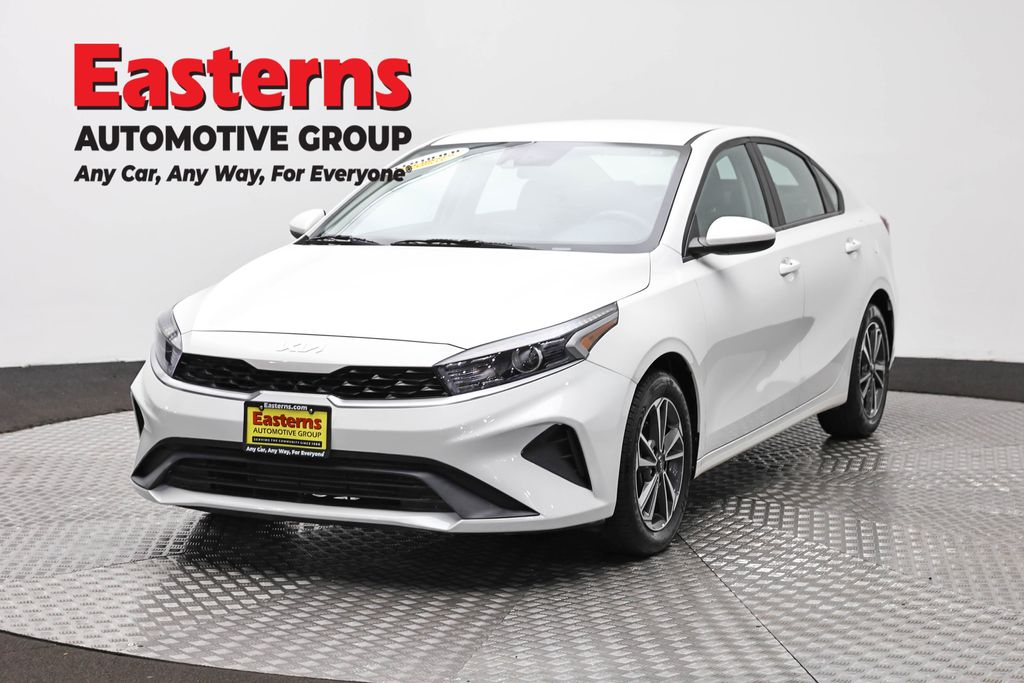 2023 Kia Forte LXS AT's photo