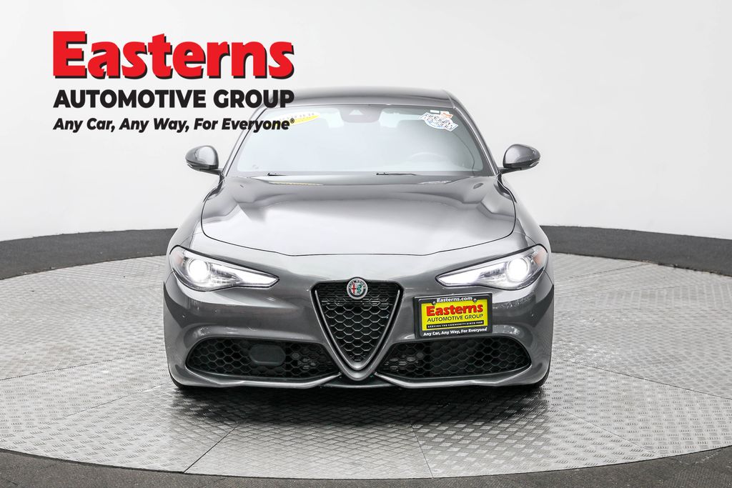 2022 Alfa Romeo Giulia Base