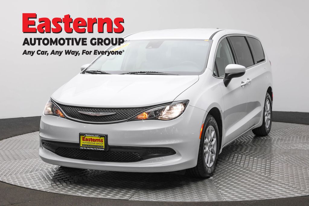 2023 Chrysler Voyager LX