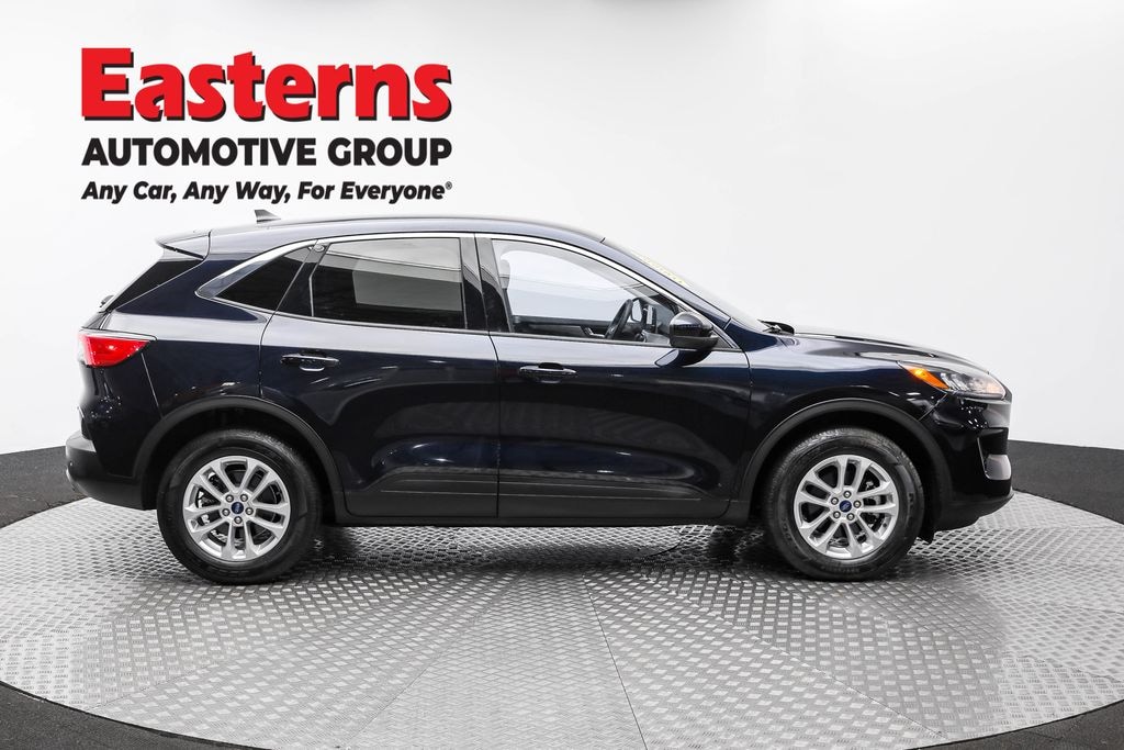 Used 2021 Ford Escape Hybrid SE SUV