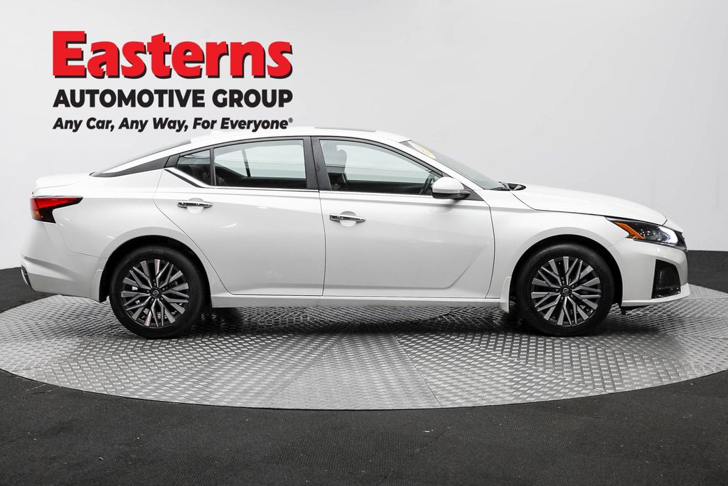 2023 Nissan Altima 2.5 SV photo 4