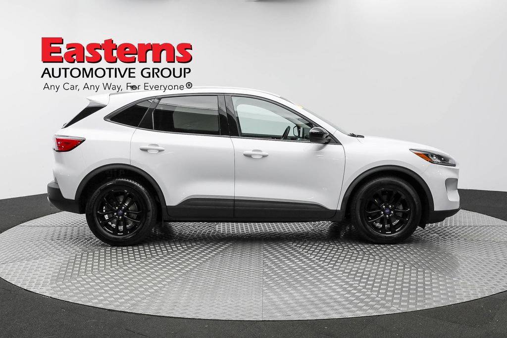 2020 Ford Escape SE Sport Hybrid photo 4