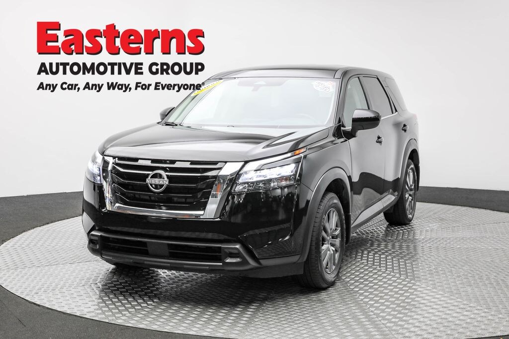 Used 2024 Nissan Pathfinder S SUV